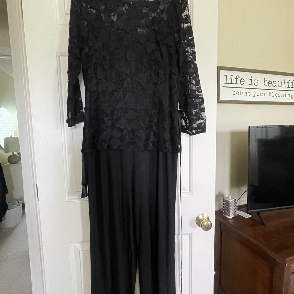 Elegant Black Lace Overlay Dress